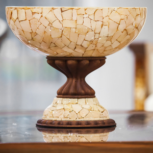 Эксклюзивная янтарная ваза "Гелиос"